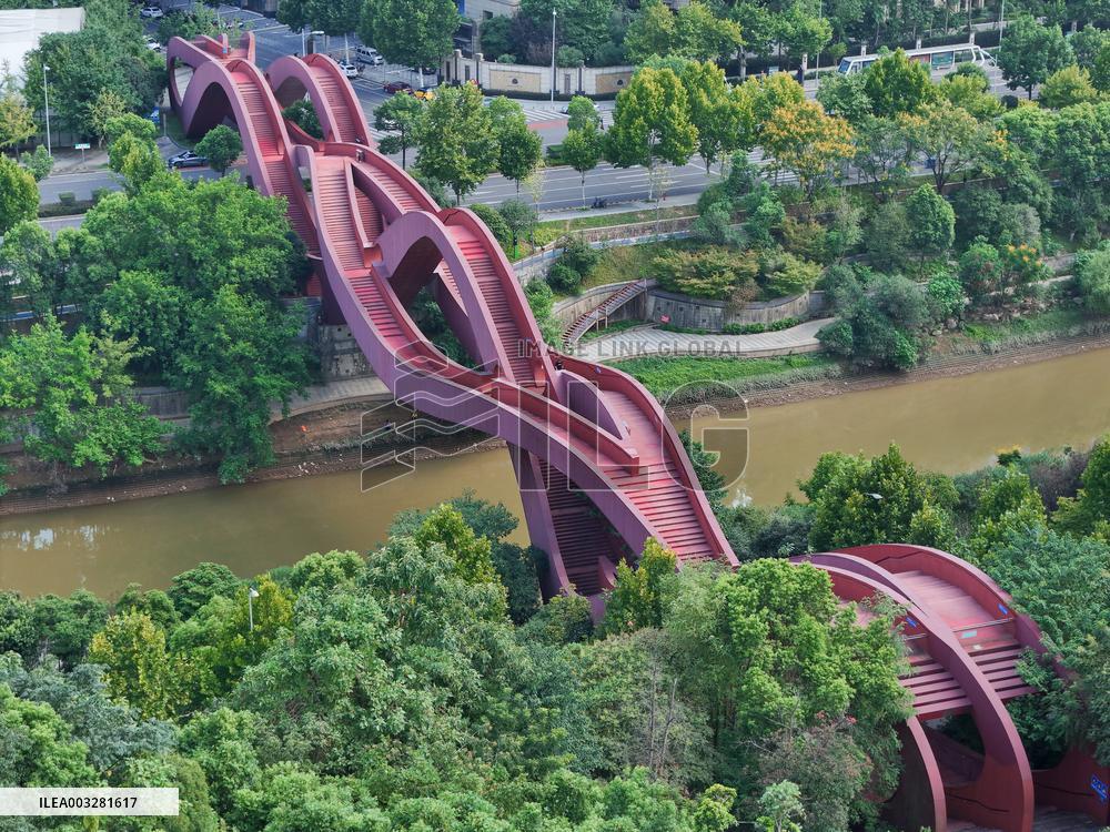 The Sexiest Bridge Shaped Like Chinese Knotting in Changsha