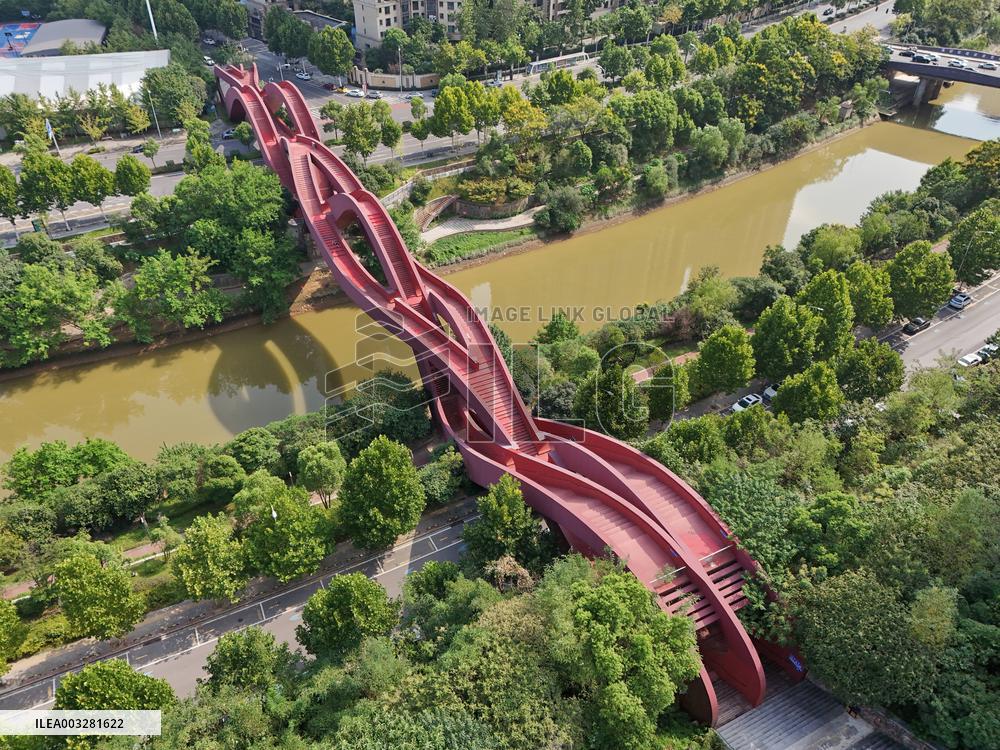 The Sexiest Bridge Shaped Like Chinese Knotting in Changsha