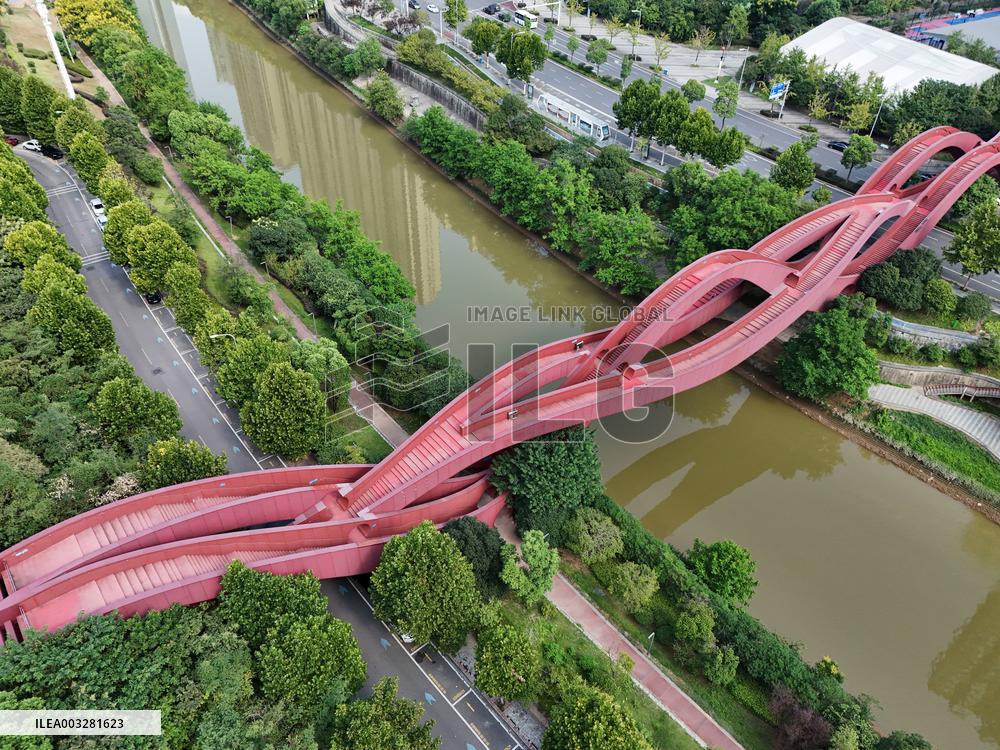 The Sexiest Bridge Shaped Like Chinese Knotting in Changsha