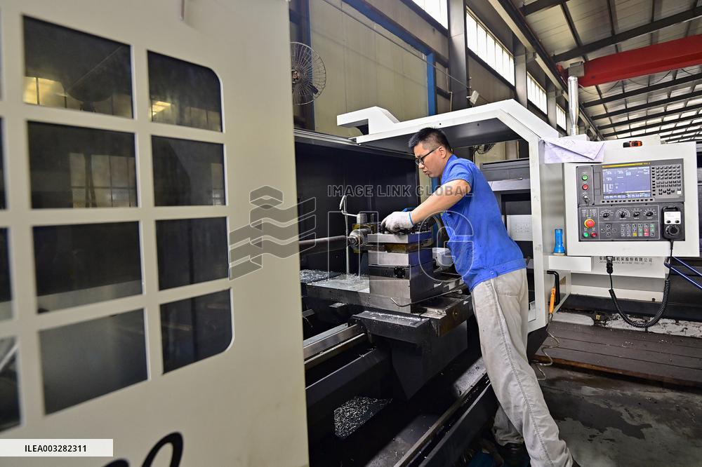 China Manufacturing Value Added Ranks First in The World