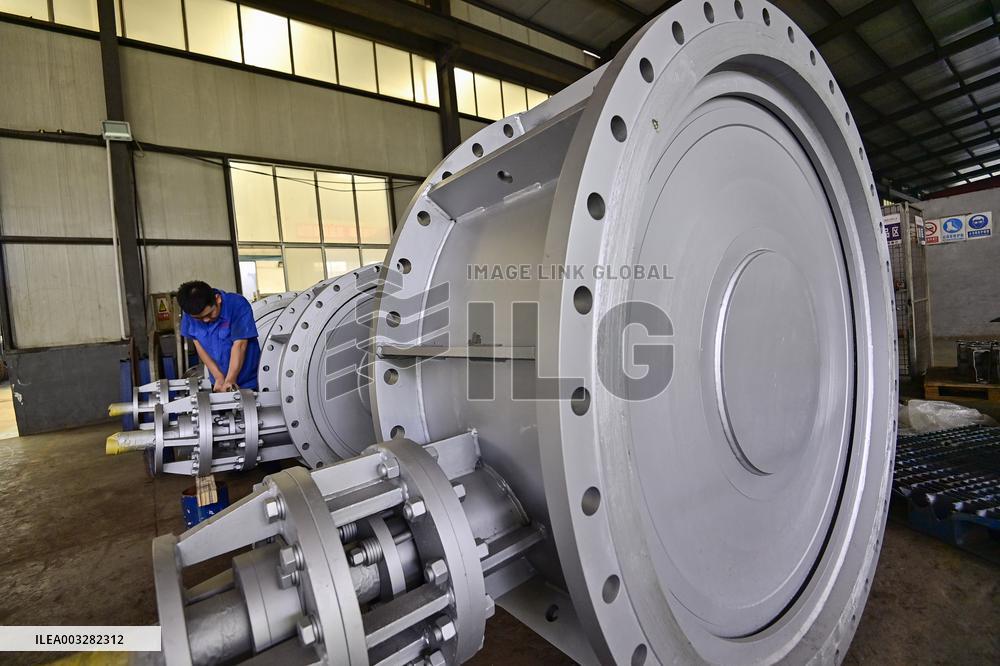 China Manufacturing Value Added Ranks First in The World