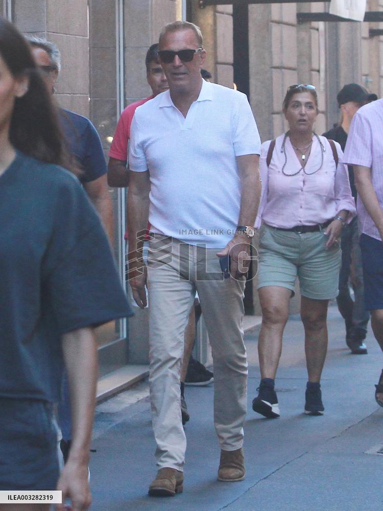 Kevin Costner Out - Milan