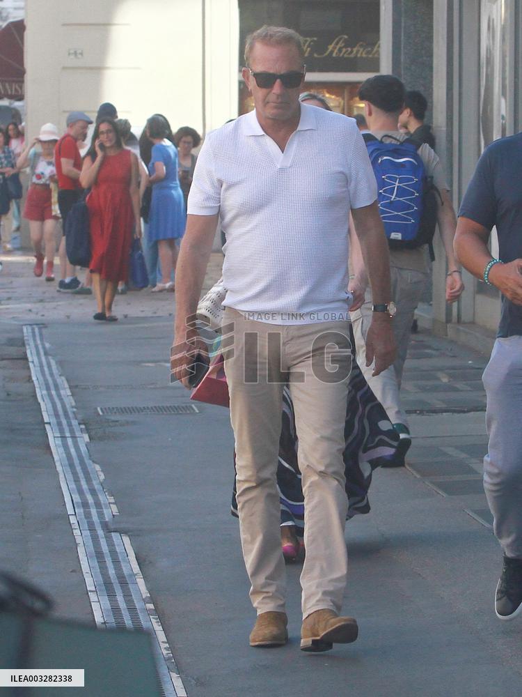 Kevin Costner Out - Milan