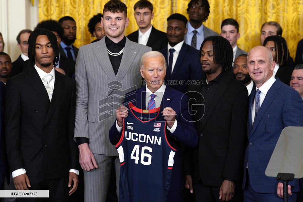 Joe Biden welcomes the Huskies Basketball Team - Washington