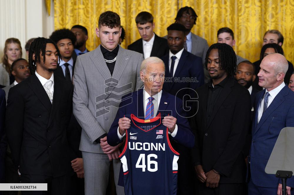 Joe Biden welcomes the Huskies Basketball Team - Washington