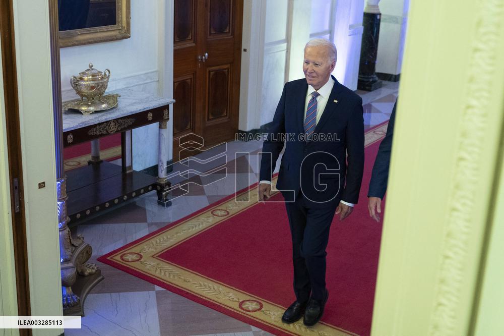 Biden Welcomes The University Of Connecticut Huskies Men - Washington