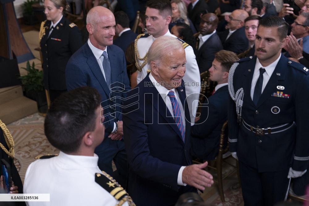 Biden Welcomes The University Of Connecticut Huskies Men - Washington