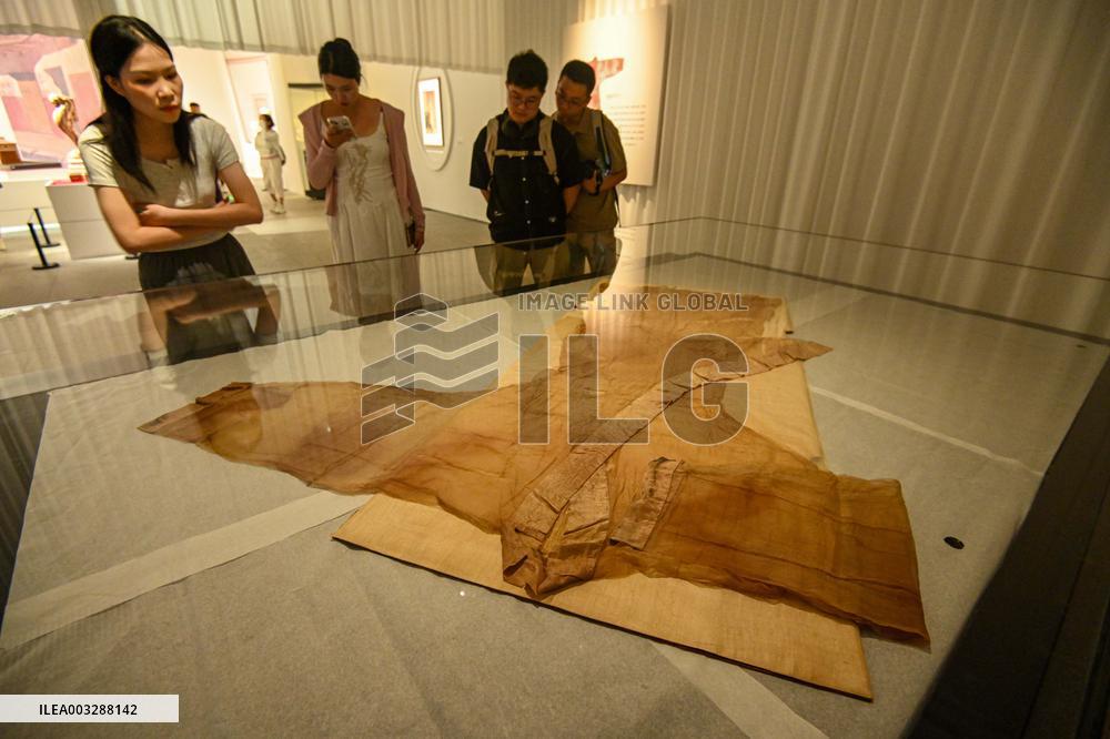 The World's Thinnest and Lightest Clothing Displayed For The First Time