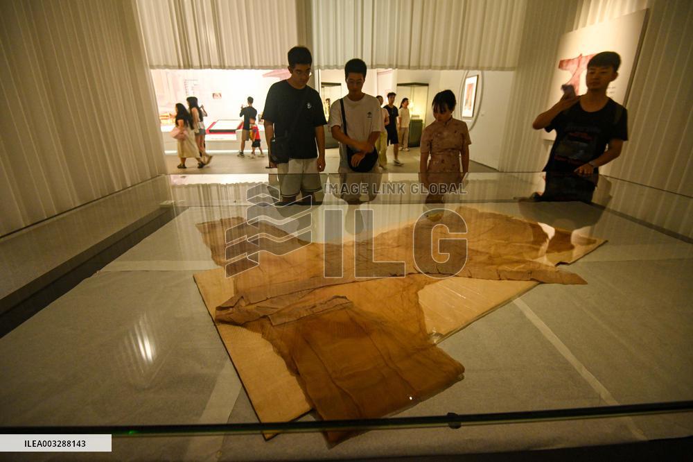 The World's Thinnest and Lightest Clothing Displayed For The First Time