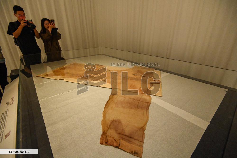 The World's Thinnest and Lightest Clothing Displayed For The First Time