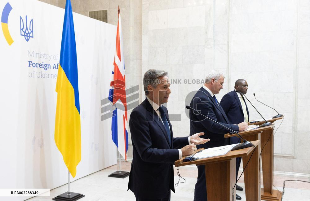 US And UK Diplomats Offer Aid - Kyiv