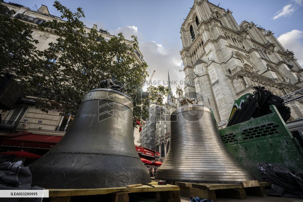 Eight Bells Return To Belfry Of Notre Dame - Paris