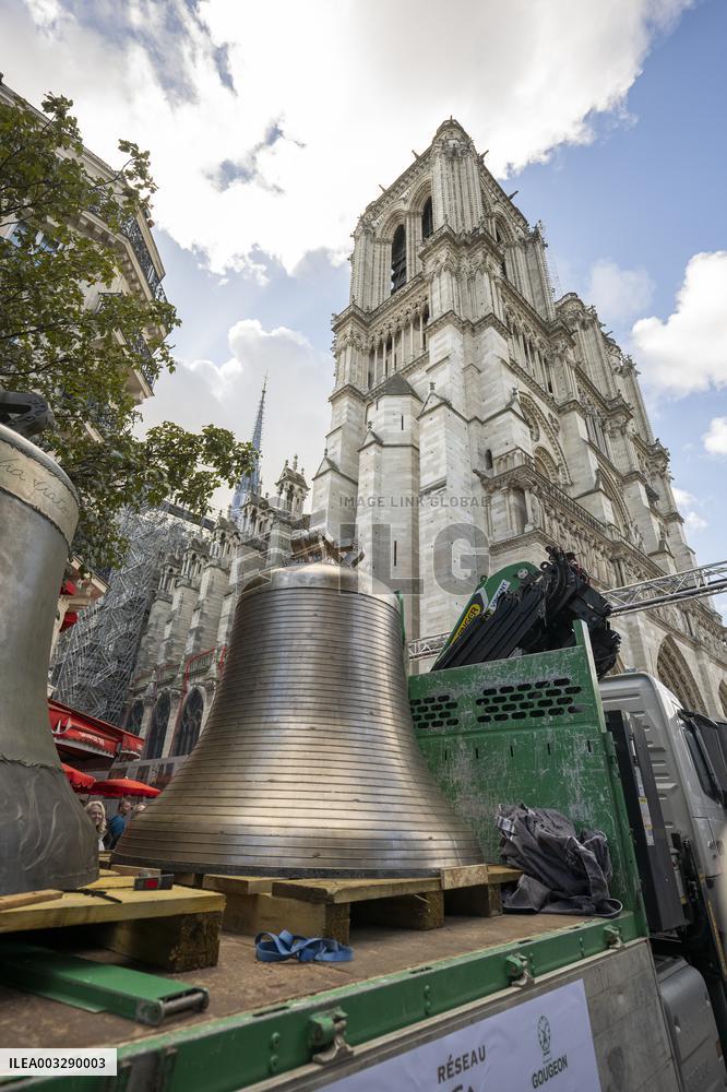 Eight Bells Return To Belfry Of Notre Dame - Paris