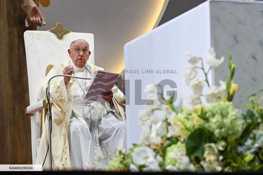 Pope Francis Leads A Mass - Singapore