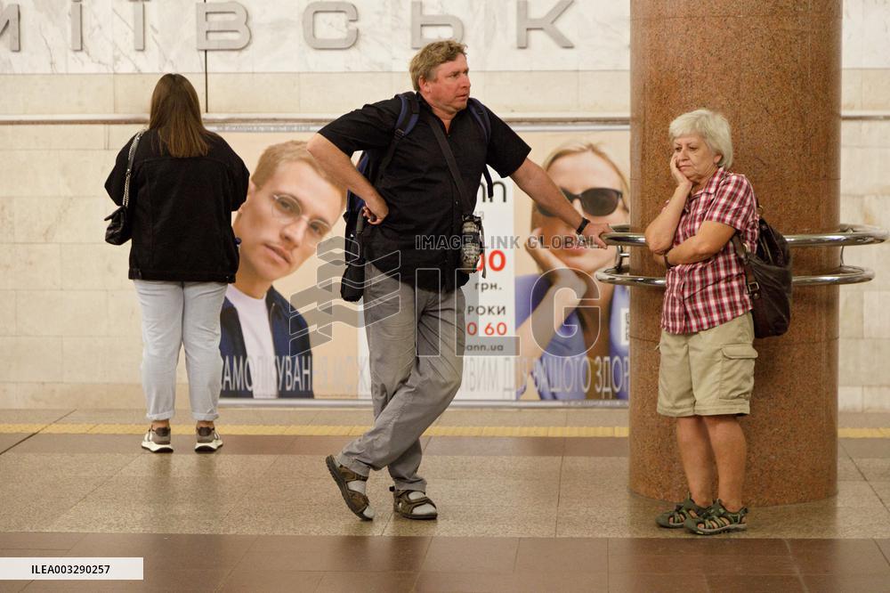 Traffic resumes between Demiivska and Lybidska metro stations in Kyiv