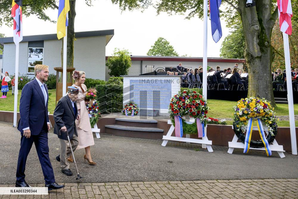 Royals At 80 Years Of Freedom - Mesch