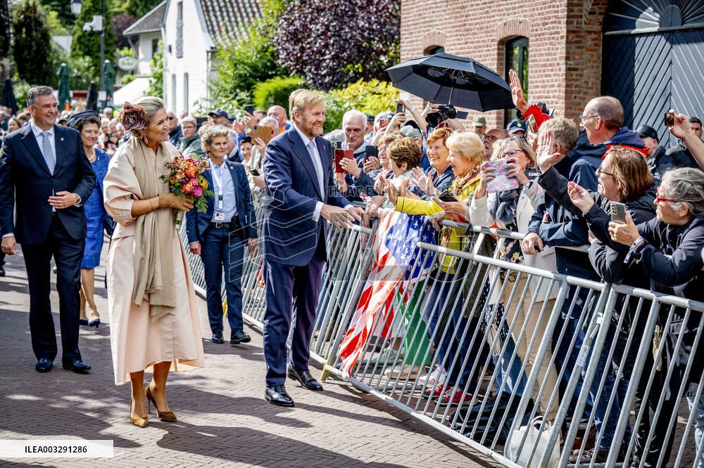 Dutch Royal Couple At 80 Years Of Freedom - Mesch
