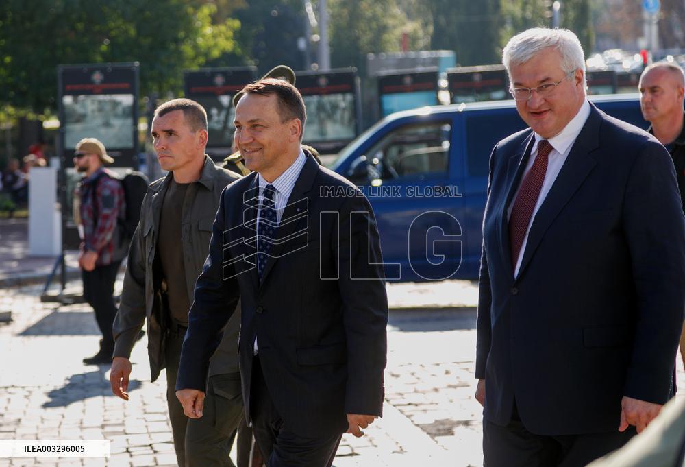 Polish FM visits Kyiv
