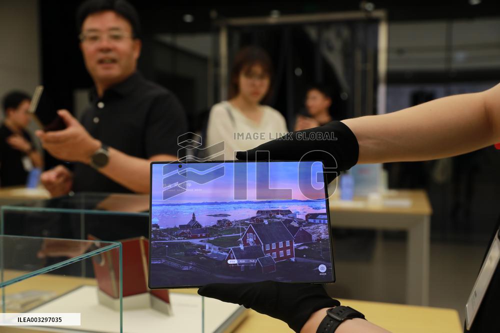 Huawei Mate XT in Xi'an