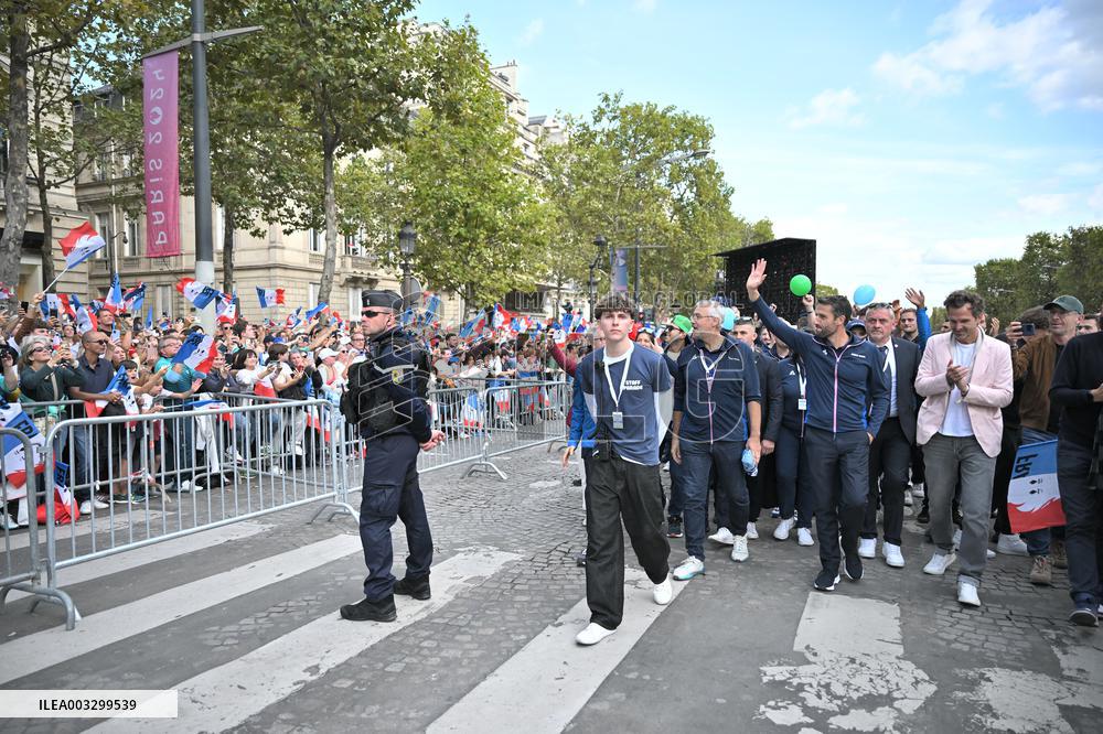 Parade Of French Athletes - Paris