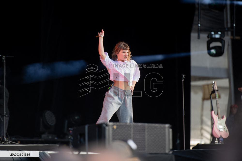 Zelie Concert At Fete De L'Humanite - Bretigny