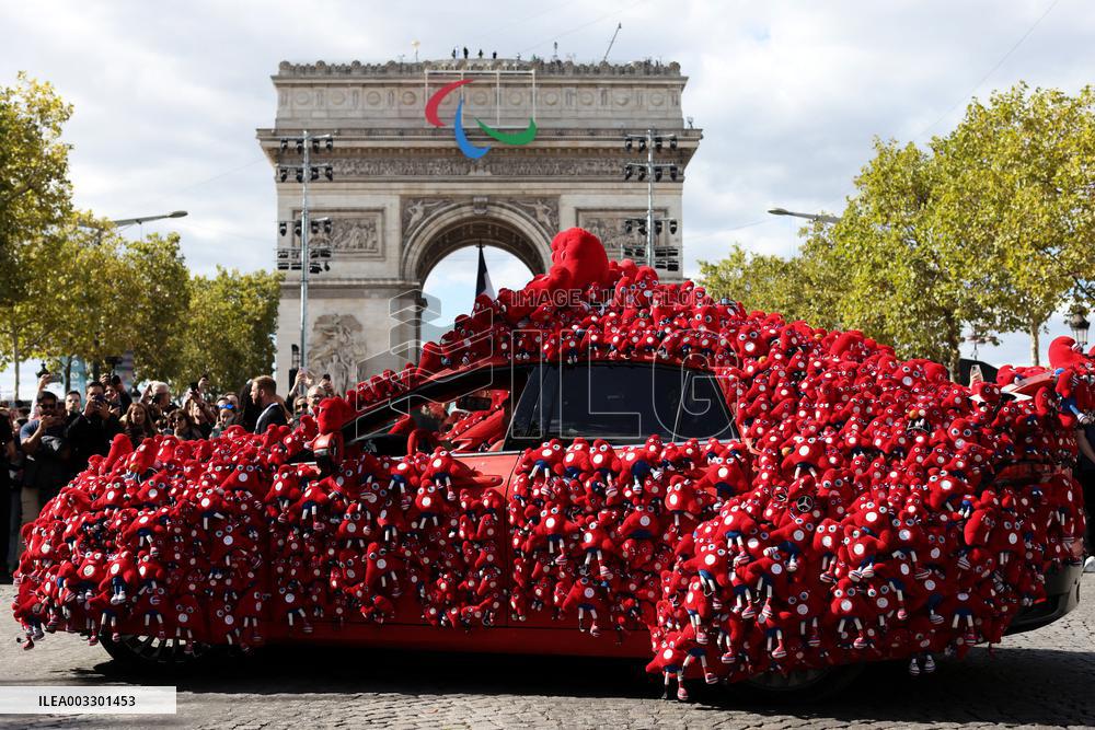 Parade Of French Athletes - Paris