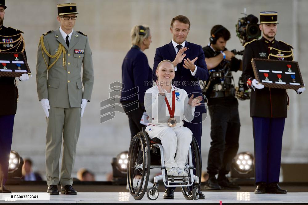 Parade Of French Athletes - Medals - Paris