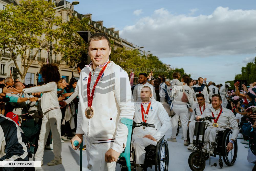 Parade Of French Athletes - Paris