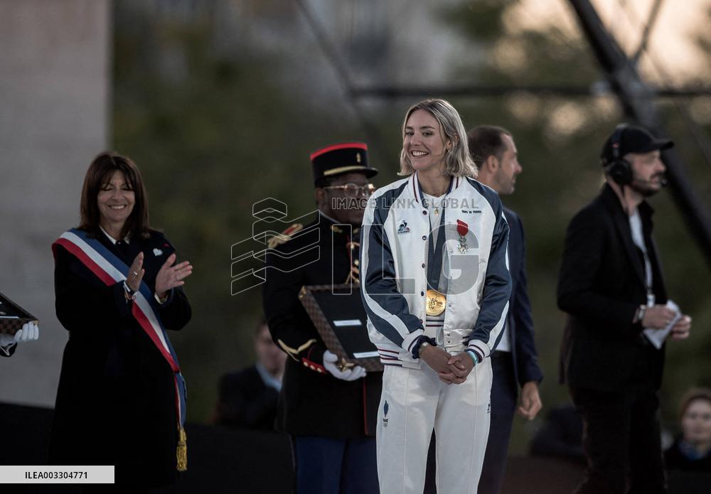 Parade Of French Athletes - Podium - Paris