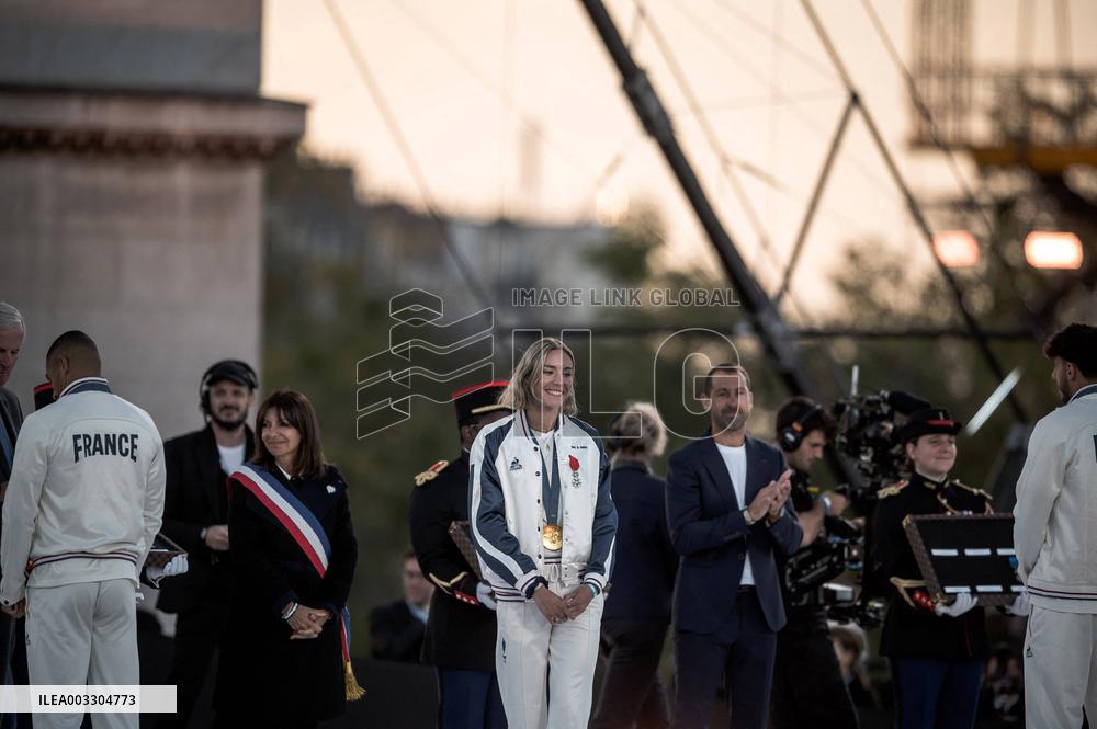 Parade Of French Athletes - Podium - Paris