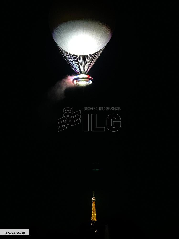 Parade Of French Athletes - Olympic Cauldron