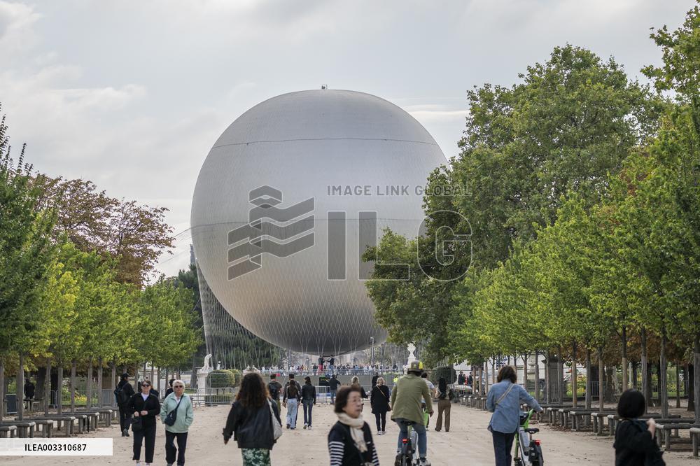 Dismantling The Olympic Cauldron - Paris