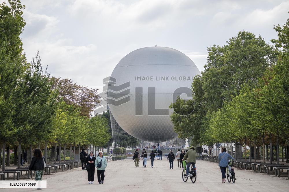 Dismantling The Olympic Cauldron - Paris