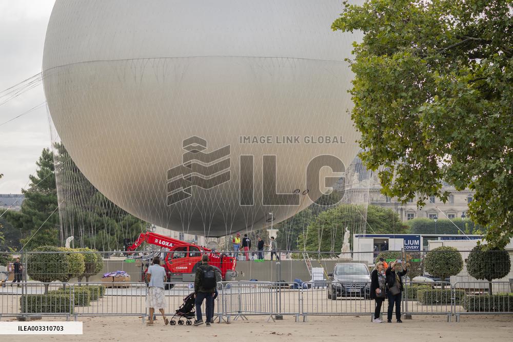 Dismantling The Olympic Cauldron - Paris
