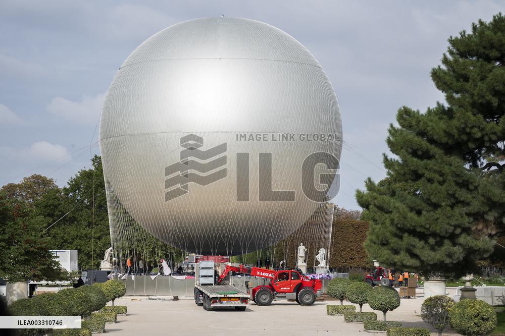 Dismantling The Olympic Cauldron - Paris