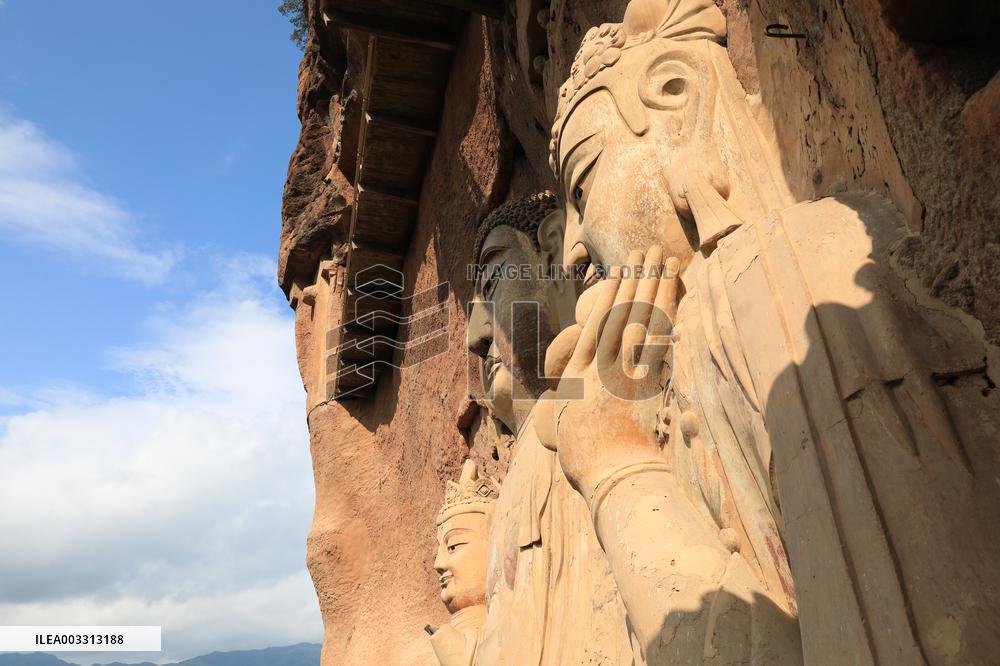 Maiji Mountain Grottoes Cave Buddha Statue