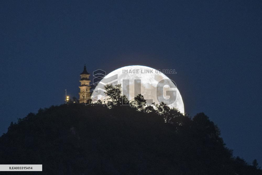 Full Moon - China