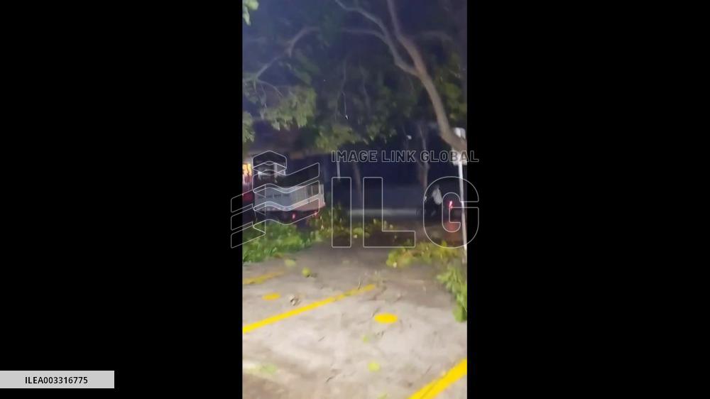 Colombia: Heavy Rains And Strong Winds Hit Barranquilla, Wreaking Havoc