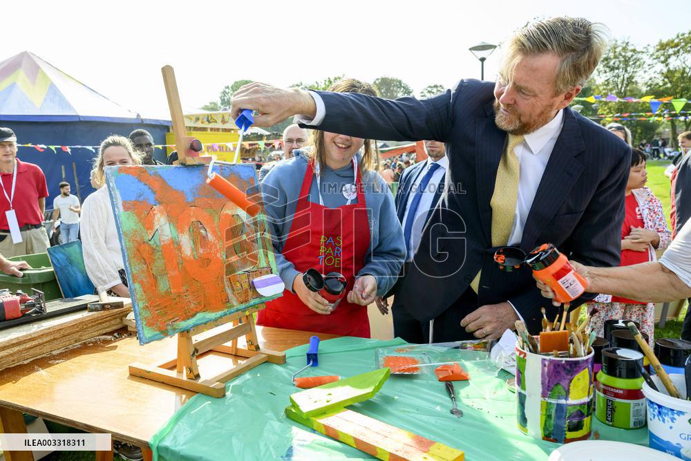 King At Centenary Of Residential Care Park Willem Van Den Bergh - Netherlands