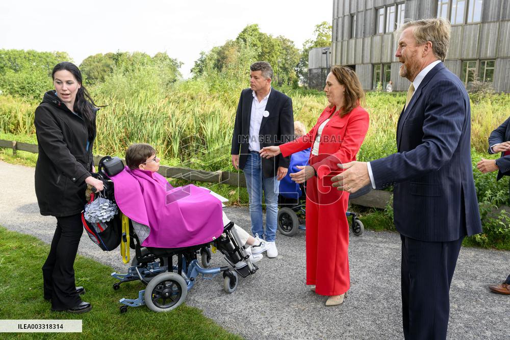 King At Centenary Of Residential Care Park Willem Van Den Bergh - Netherlands