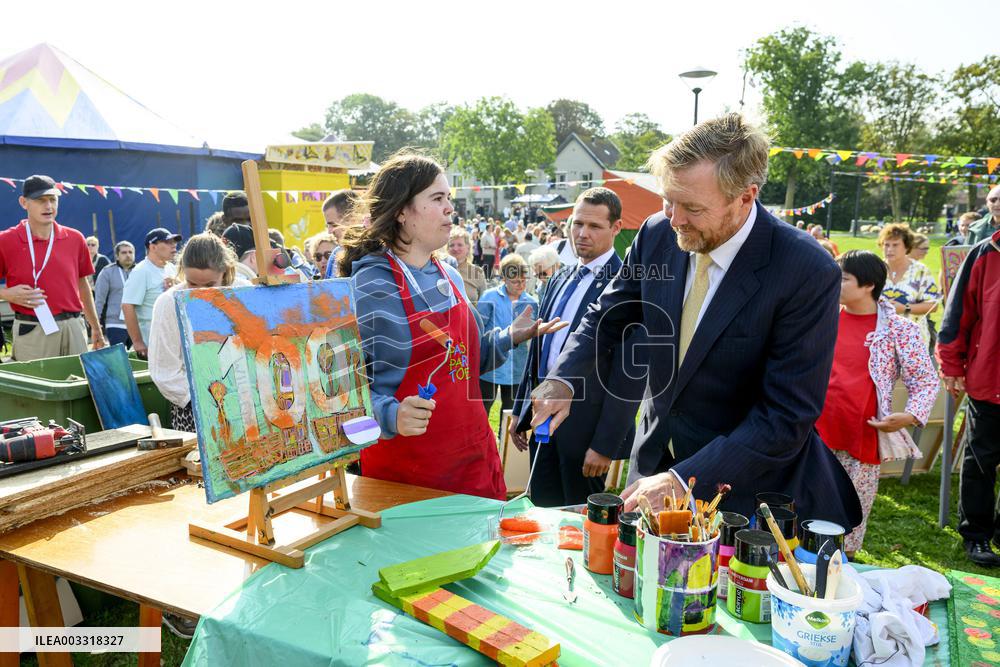 King At Centenary Of Residential Care Park Willem Van Den Bergh - Netherlands
