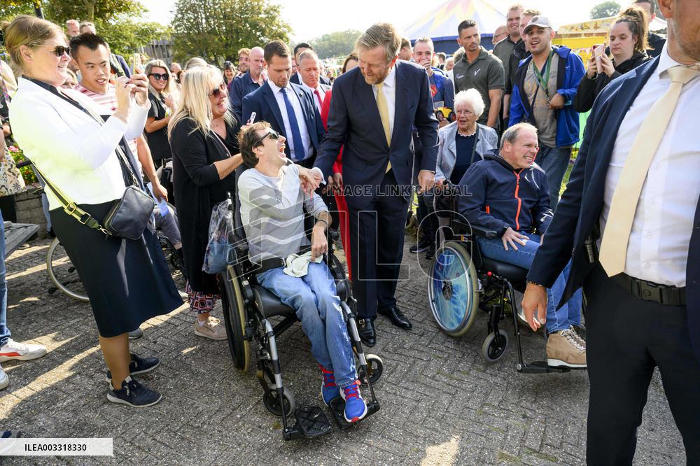 King At Centenary Of Residential Care Park Willem Van Den Bergh - Netherlands