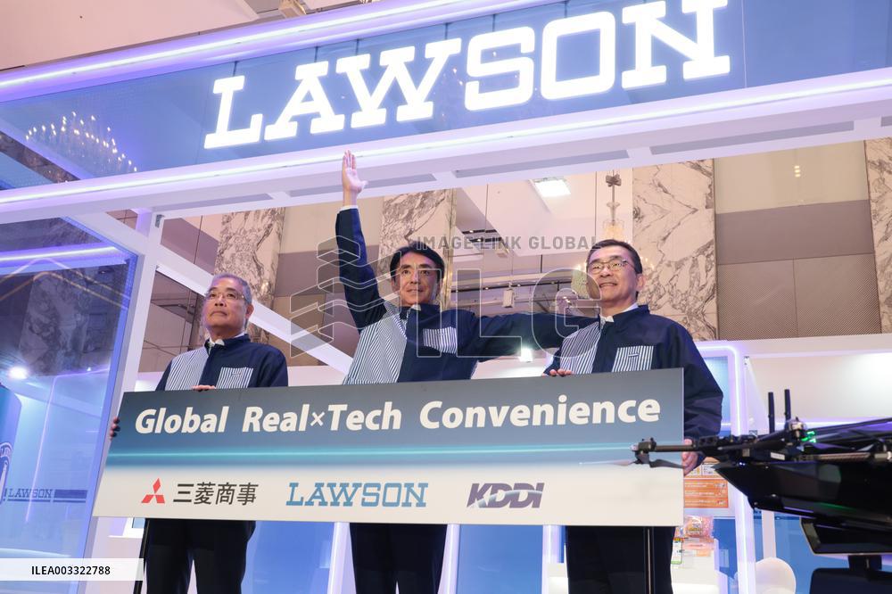 Mitsubishi Corporation, KDDI, and LAWSON discuss “Convenience Stores of the Future”
