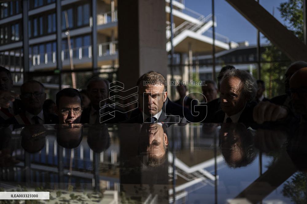 Macron Visits The Nanterre Arboretum - Nanterre