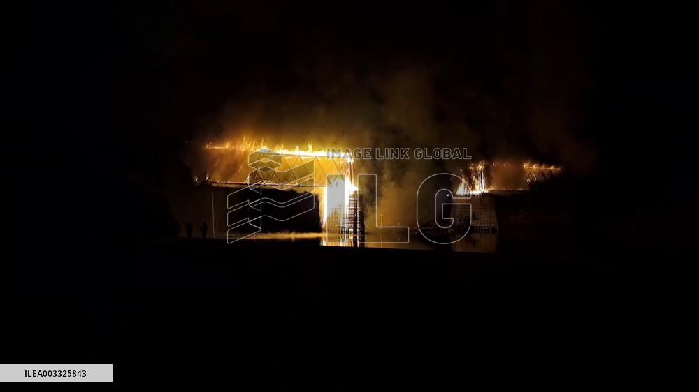Canada: Massive Fire Destroys Historic Red Bridge In Kamloops, BC 2