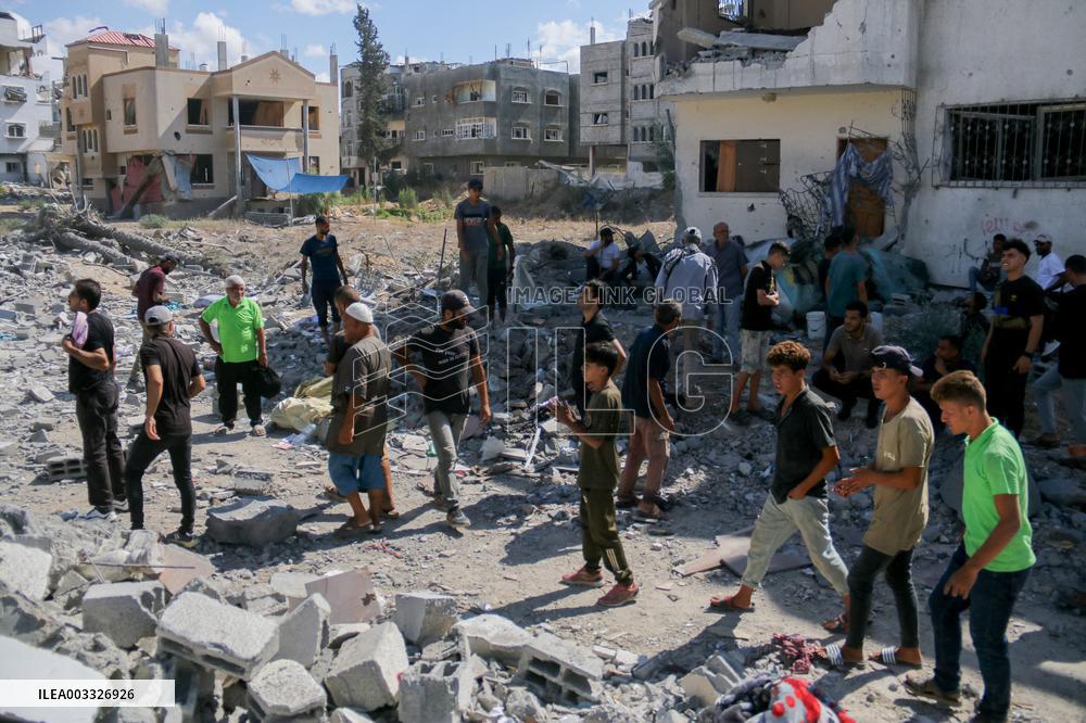 Israeli Attack On Al-Bureij Kills At Least 4 - Gaza