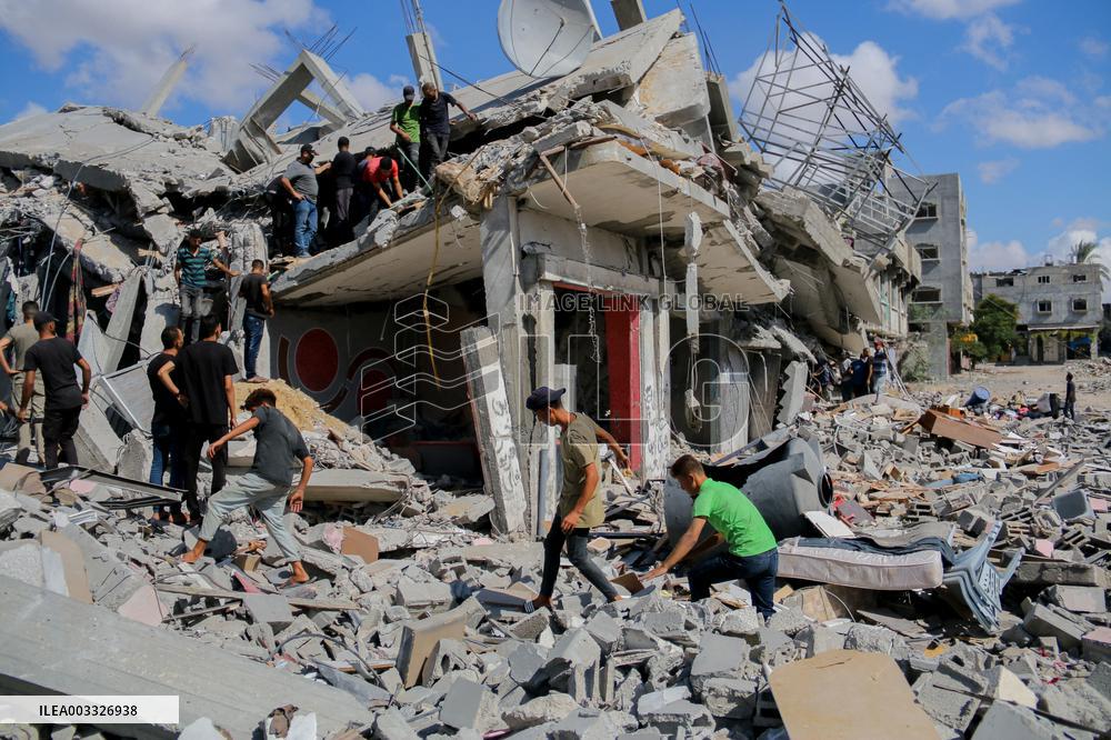 Israeli Attack On Al-Bureij Kills At Least 4 - Gaza