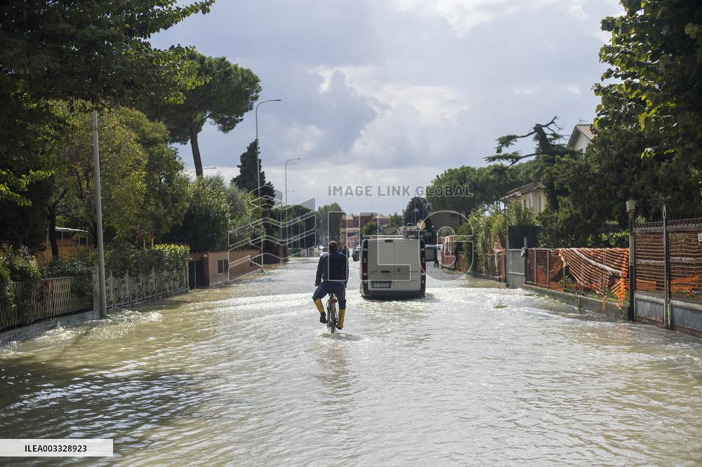 1000 Evacuated As Storm Boris Brings Flooding To Northern Italy