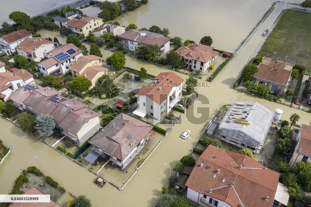 1000 Evacuated As Storm Boris Brings Flooding To Northern Italy