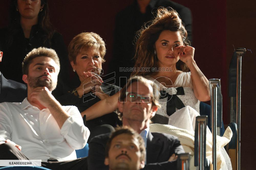 San Sebastian Festival - Penelope Cruz Gets Emotional